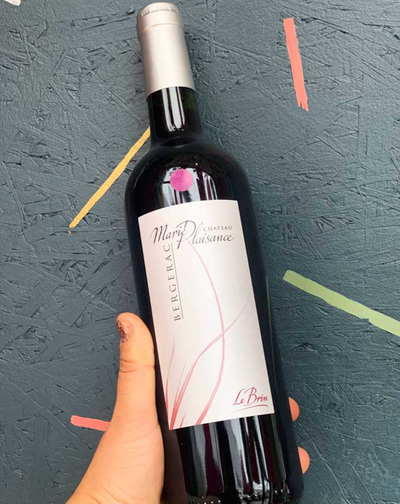 Cabernet + Sauvignon Merlot Bergerac, France.  Woman winemaker - Anne Mériller. All natural. 5th generation. Fresh crunch. Loosey juicy and black fruity. High toned acidity. All around fun with upbeat vibes like a well worn record.