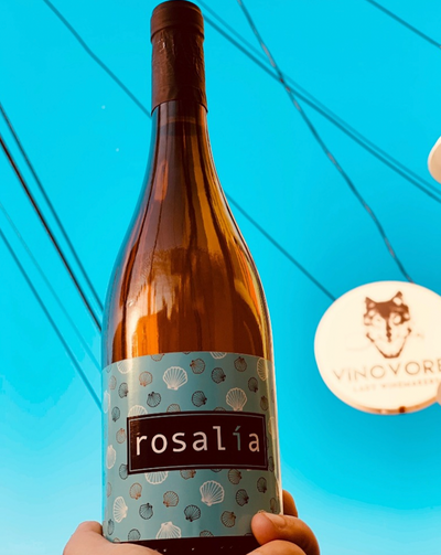 100% Albariño. Rías Baixas, Spain.  Woman winemaker - Constantina Sotelo. All natural. Finesse  + class, pass me a glass. Rich viscosity like a deep golden pool of wild honey yet juicy + dry going in. Tropical pineapple. Salty minerals. Creamy + melty.