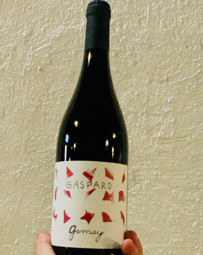 100% Gamay Loire, France.  Woman winemaker - Jenny Lefcourt. All natural Grassy funk and earthy mushrooms Salty minerals. Smoked herbs. Strawberry stew. Crunchy Green peppers kale veggies. Graphite spice. A loveable weirdo red.