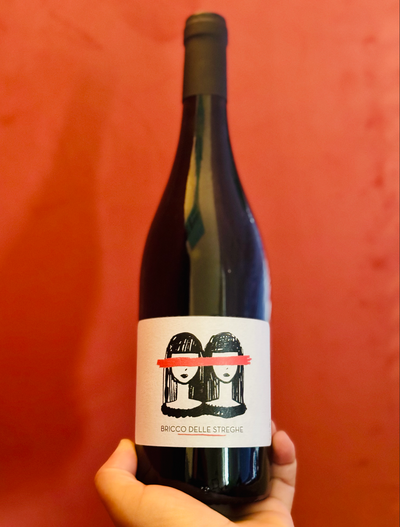 100% Dolcetto
Piedmont, Italy.

Woman winemaker - Sofia Ferretti.
All natural.
Chillable Red.
Ripe blackberries sprinkled with dried herbs over cherry cake.
Macerated plums.
Cracked peppercorns.
Pop's tobacco pipe.
Vegetal + juicy and earthy undertones.
Deep, rich, soil minerality.