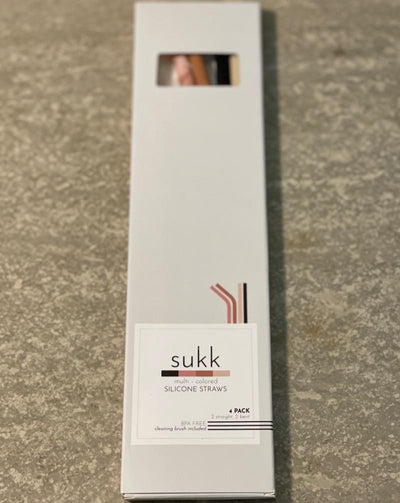 Sukk Single Straw w/ Pouch - Black. Stainless steel drinking straw. Extendable. Vegan leather case and cleaning brush included.