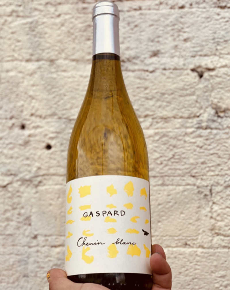 100% Chenin Blanc Loire, France.  Woman in wine - Jenny Lefcourt. All natural. Creamy and salty with dusty lemon lips kissing lanolin and pear naked skin. Criss cross apple sauce. Honeycomb but dry + zippy.