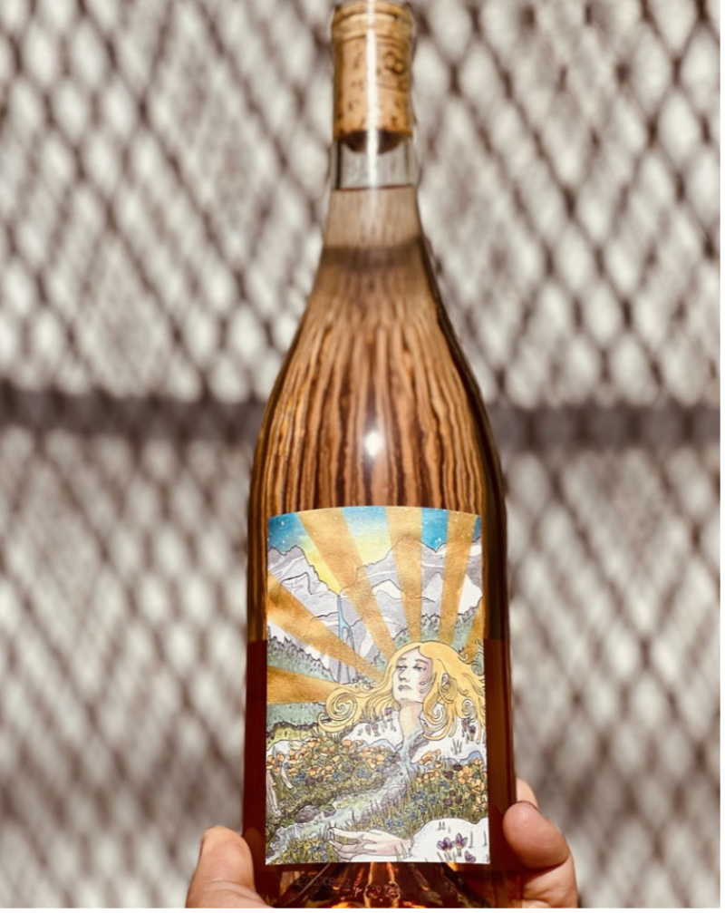 75% Old Vine Early Muscat 25% Pinot Gris  Maresh Vineyard - Dundee Hills, Oregon.  Woman winemaker - Kelley Fox. All natural. ORANGE WINE. The teaches of Peaches... Drink the pain away. Quince + Cream. Mega Dry. Pineapple biscuit.