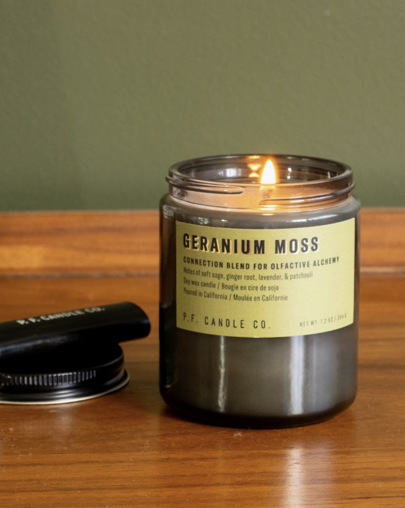 A connection blend to soak up the present moment, with notes of soft sage, ginger root, lavender, and patchouli. Inspired by overgrown wildflowers rooted in fresh earth, formulated with upcycled cedarwood and sustainable patchouli.